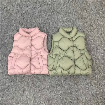 ЗАР*А  детские жилеты на кнопках, тёплые и удобные! Воротник стойка .. экспорт! Цена на бирке 22 $