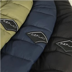 Очень легкая мужская стеганная куртка  Repla*y