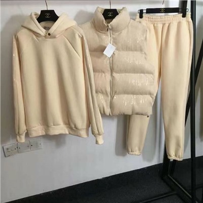 Костюм тройка