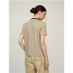 Бежевая футболка