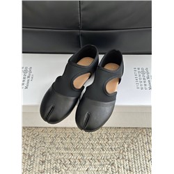 Открытые балетки в спортивном стиле  МЕЙСОН МАРДЖЕЛ*А