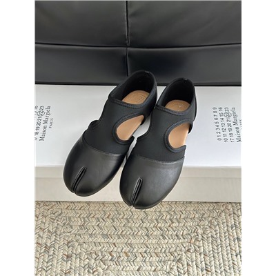 Открытые балетки в спортивном стиле  МЕЙСОН МАРДЖЕЛ*А