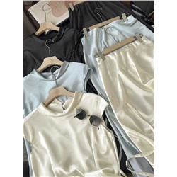 Красивый атласный  костюм Блузка + юбка Атласная ткань