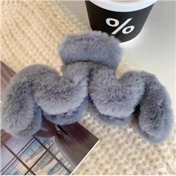 Пушистый крабик для волос