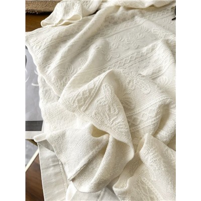 Нежный пуловер из смесовой шерсти