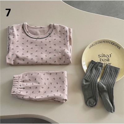 Пижама. Качество просто вышка, мягчайшие, нежнейшие. Взяла бы их и себе и сыну и мужу😂😂