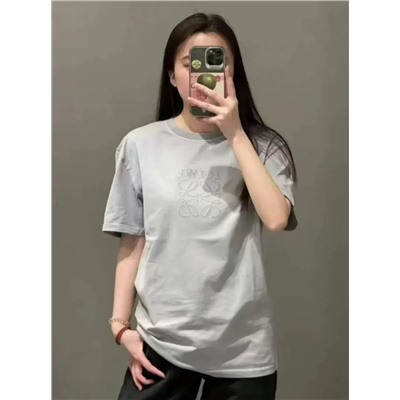 Футболка из плотной хлопковой ткани  ЛОЕВ*Е 💛