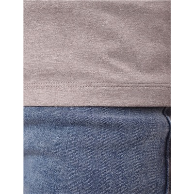 Футболка из премиального хлопка с V-образным вырезом