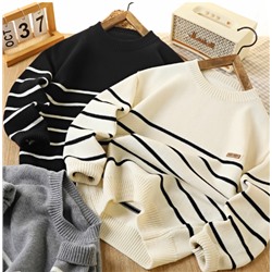 Свитер вязаный с круглым вырезом