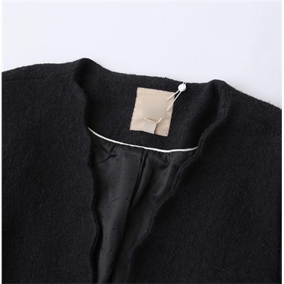 Элегантный черный короткий жакет