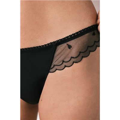 Braga brasileña tul bordado negro