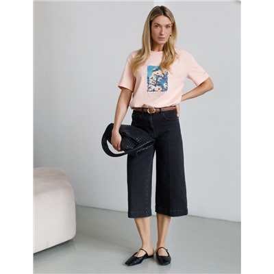 Джинсовые шорты бермуды со стрелками из эластичного денима