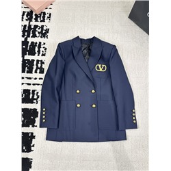 высокая версия пиджак, , подиумный стиль, изысканная вышивка золотой нитью, кастомизация формованных кнопок фурнитуры, кнопок всего двести и они ничем не отличаются от YB