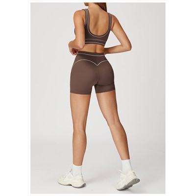 Легкий женский спортивный костюм