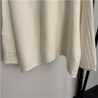 Женский вязаный костюм в полоску с кисточками  Brunell*o Cucinell*i