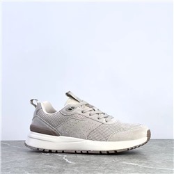 Женские кожаные кроссовки, экспорт в Россию