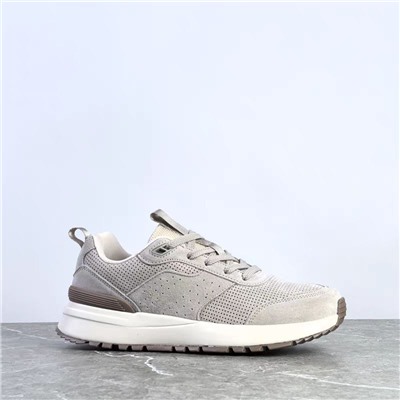 Женские кожаные кроссовки, экспорт в Россию