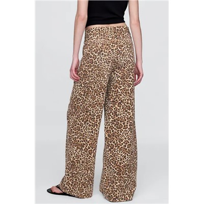 Mid Rise UltraSoft Leopard Baggy Jeans