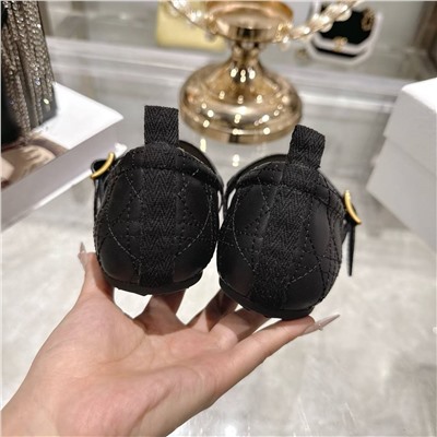 Туфли с ремешком на плоской подошве ДИО*Р