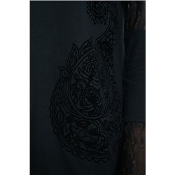 Camiseta mangas campana apliques