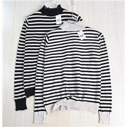 Трикотажный тонкий свитер