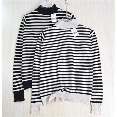 Трикотажный тонкий свитер