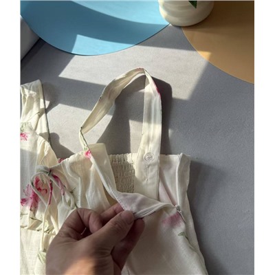 Летнее длинное платье на тонких бретелях из смесового льна