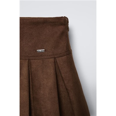 FAUX SUEDE BOX PLEAT SKIRT