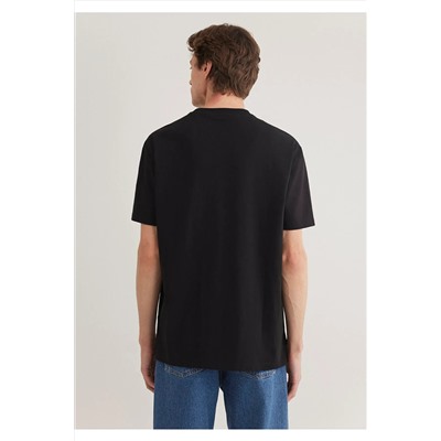 Mavi Cep Detaylı Siyah Tişört Loose Fit / Bol Rahat Kesim 066248-900