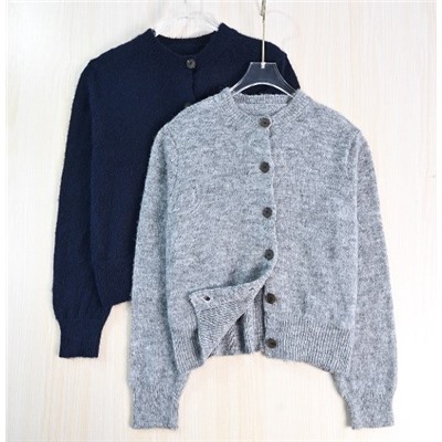 Простой и универсальный вязаный свитер КО*С