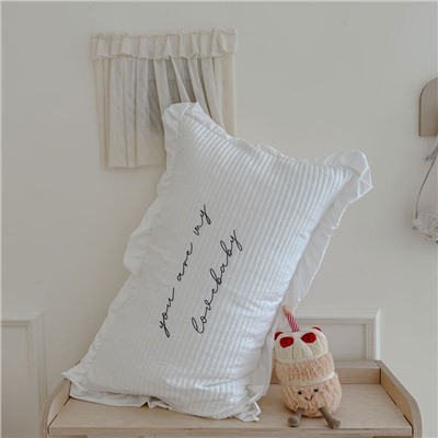 Какая нежность 🥰  Стеганая кружевная наволочка с вышивкой 💓