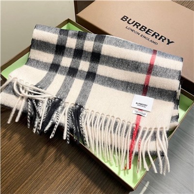 Большой шерстяной шарф  Burberr*y