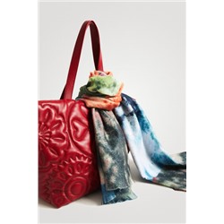 Foulard largo bajo deshilachado