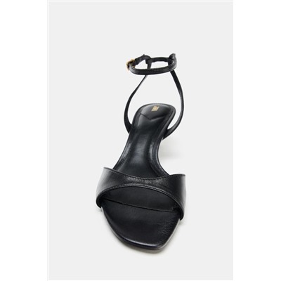 SANDALIA TACÓN PULSERA