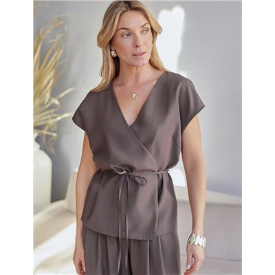 Жилет на запАх с поясом из плотного лиоцелла