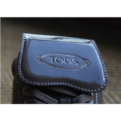 Женские кроссовки  из матовой и лакированной кожи