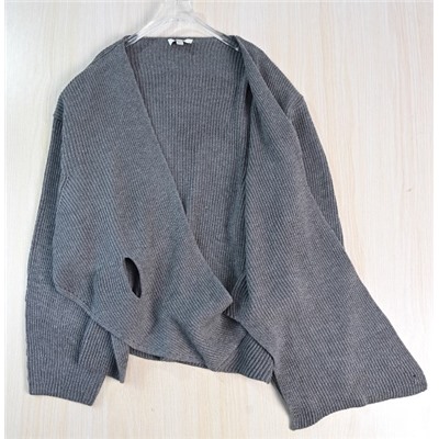 Свитер-пуловер с нишевым дизайном КО*С