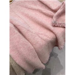 Очень красивый легкий женский пуловер из смесовой шерсти