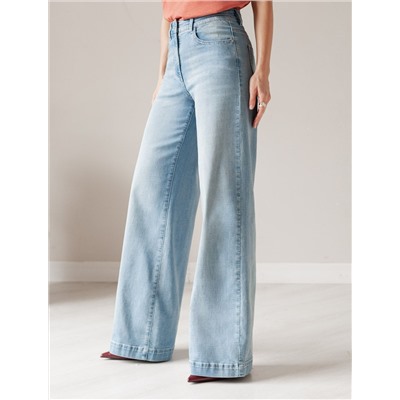 Джинсы трубы с декоративной стиркой из эластичного денима средней плотности