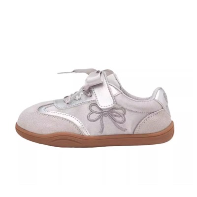 Нежнейшие кроссовки для девочек с атласными шнурками