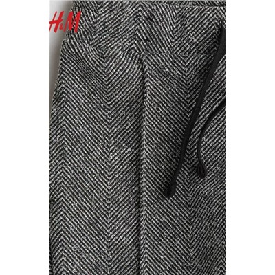 Детские классические брюки  H&M  оф сайт  Материал: 73% полиэстер, 25% вискоза, 2% спандекс