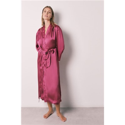 Bata larga satinada fruncidos