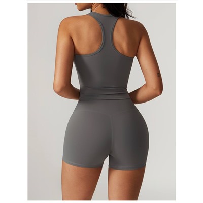 Кроп-топ с внутренней подкладкой с чашками