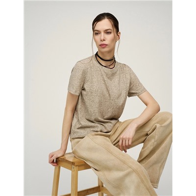 Бежевая футболка