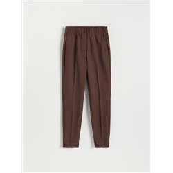 Zigarettenhose mit elastischem Bund