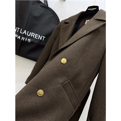 новое осенне-зимнее шерстяное пальто с узором "елочка", объемный силуэт, универсальная верхняя часть тела, не привередливая. Пальто, безусловно, отличная вещь для осени и зимы, она показывает темперамент и хорошо сочетается. Рекомендуется для ежедневных прогулок, повседневная и модная.Шерстяная ткань, изготовленная по индивидуальному заказу, теплая и удобная,  36/38/40/42 (размер 38, ширина плеч: 43, обхват груди: 96, длина: 121)