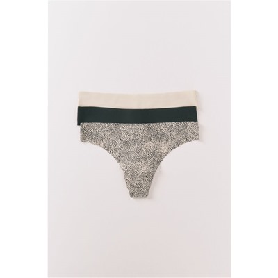 Pack de 3 tangas, diseñadas para quienes prefieren una cobertura mínima y máxima comodidad. Sin gomas para evitar marcas en la piel. Incluye 2 unidades lisas y 1 con estampado. <br>- Pack funcional y cómodo para uso cotidiano. <br>- Silueta tanga ideal para quienes buscan discreción. <br>- Solo se admiten cambios o devoluciones con precinto o en productos defectuosos o con taras.