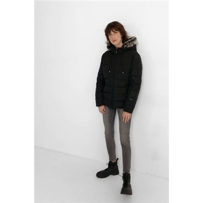 Chaqueta slim capucha pelo extraíble