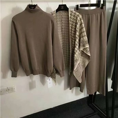 Костюм тройка