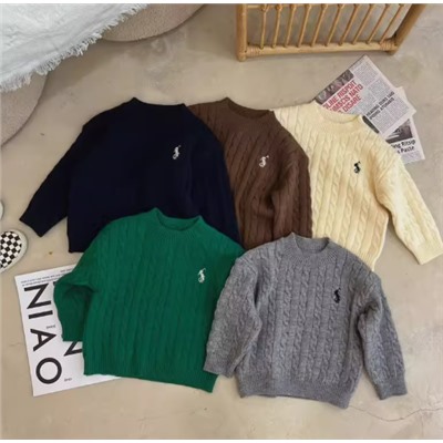 Свитер однотонный для мальчиков